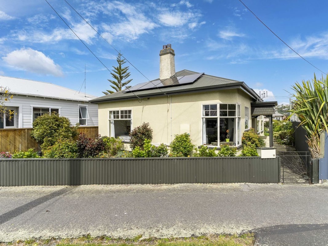 11 Hargest Crescent, Saint Kilda, Dunedin - Carousel 2