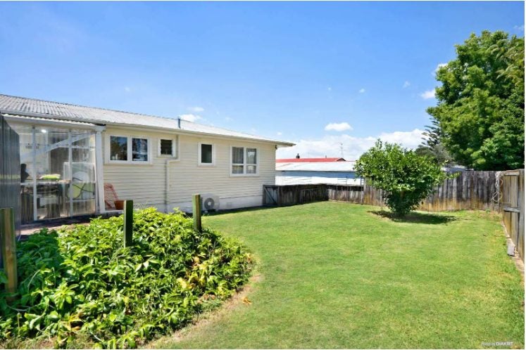 6 Dreadon Road, Manurewa, Auckland - Carousel 2