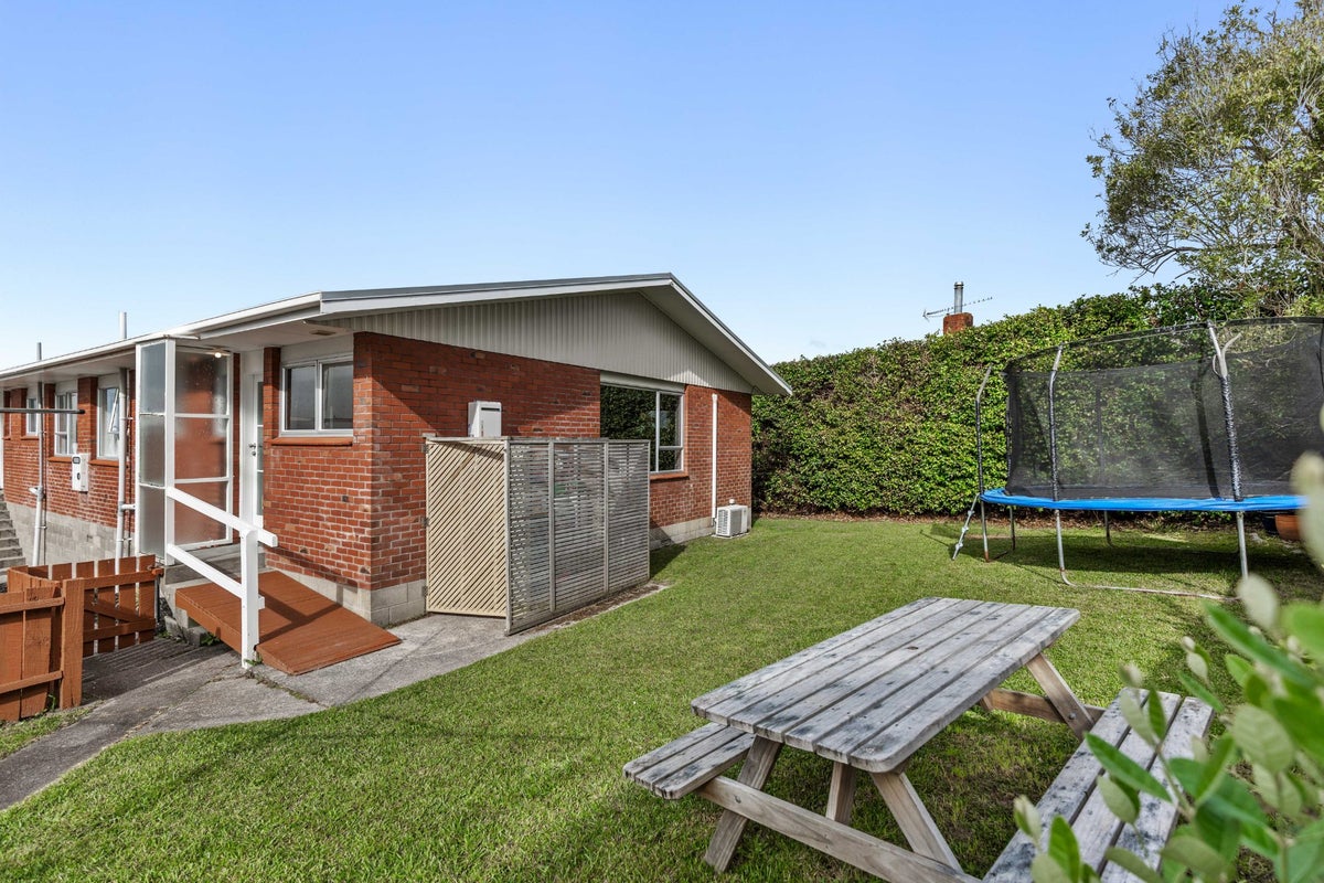 2/4 Illana Place, Ranui, Auckland - Carousel 1