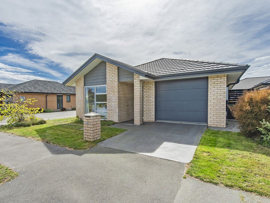 2 Lightbody Lane, WIGRAM, CHRISTCHURCH - Carousel 1