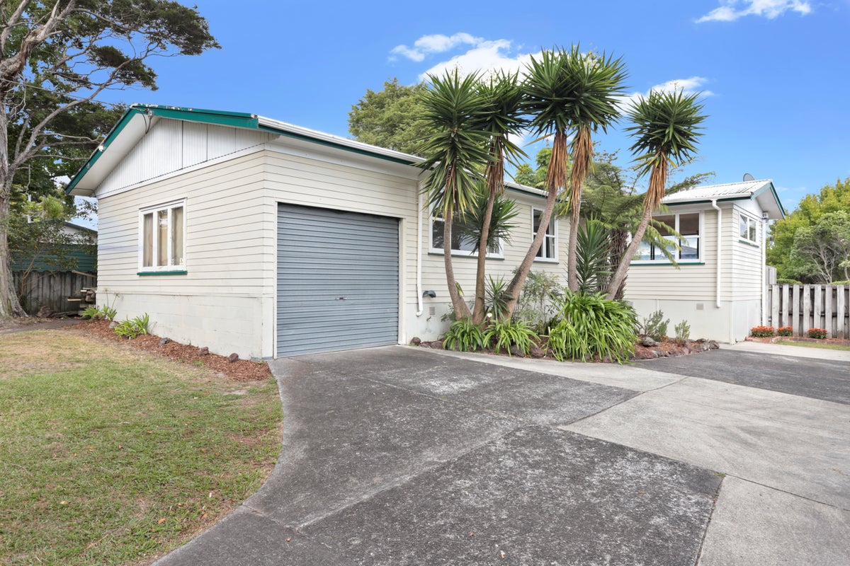 95 Atkinson Road, Titirangi, Auckland - Carousel 1
