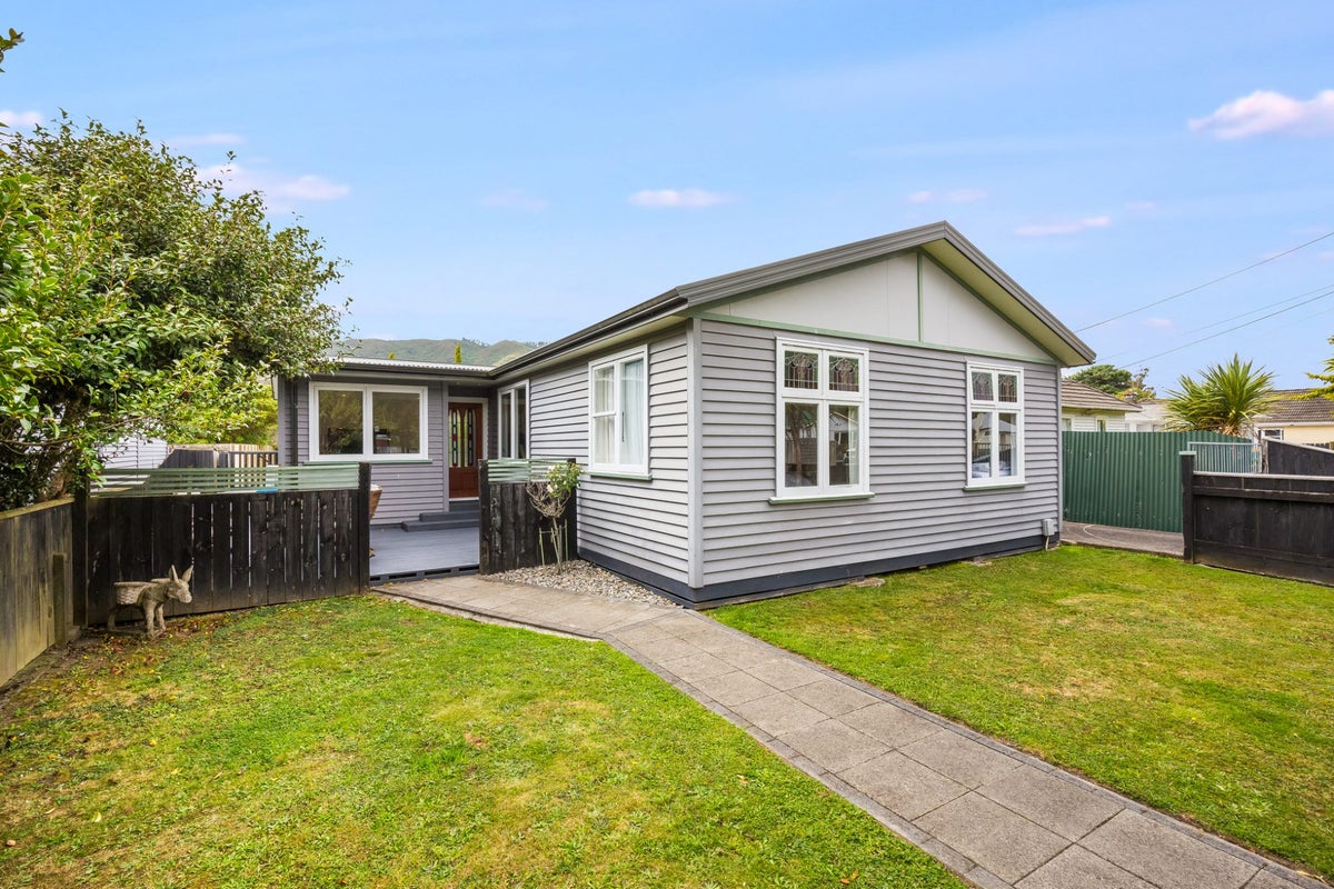 60 Westminster Road, Wainuiomata, Lower Hutt - Carousel 1