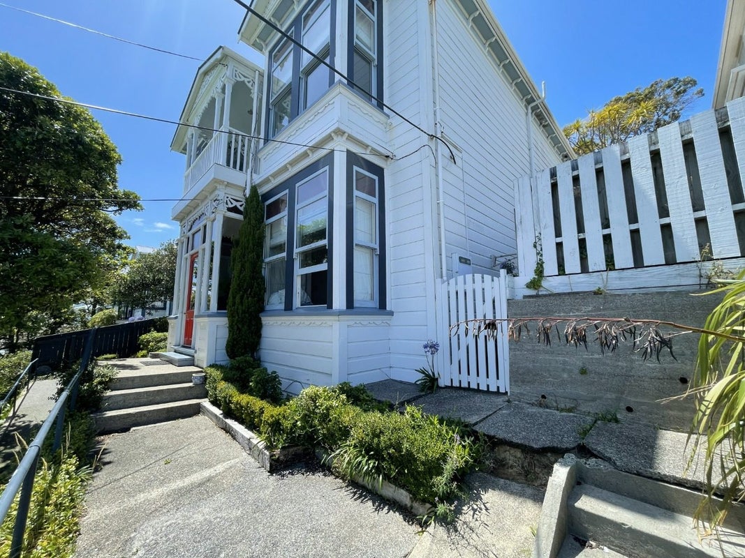 13 Austin Street, Mount Victoria, Wellington - Carousel 1