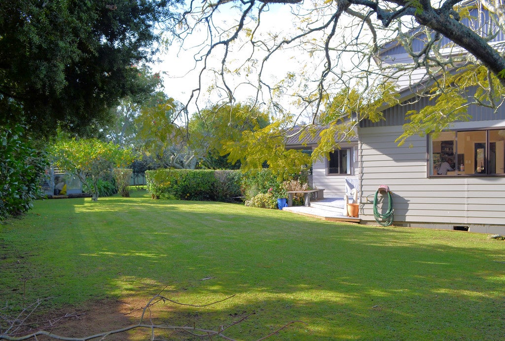 7 Yacht Place, Bucklands Beach, Auckland - Carousel 1