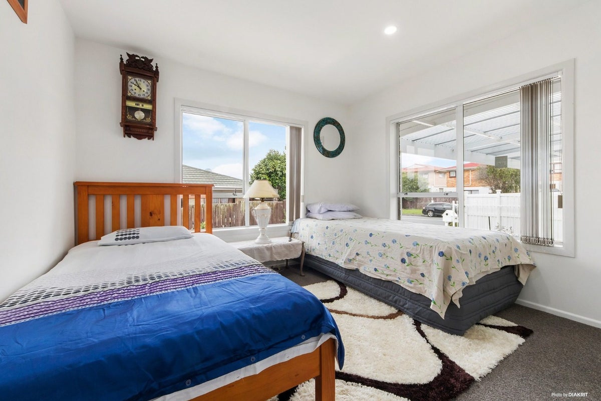 44 Butterworth Drive, Glendene, Auckland - Carousel 2