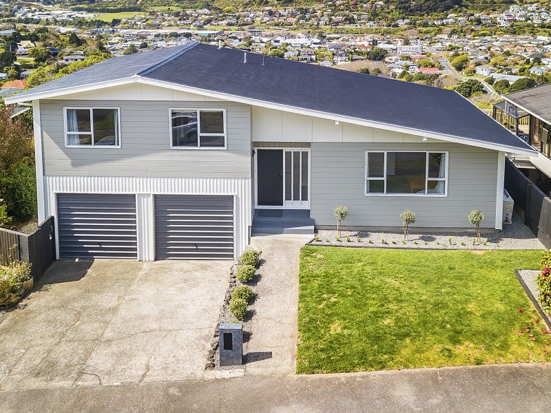 23 Westhaven Drive, Tawa, Wellington - Carousel 1