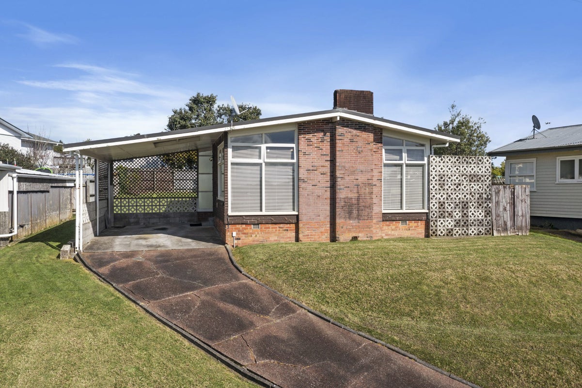12 Caronia Crescent, Lynfield, Auckland - Carousel 1