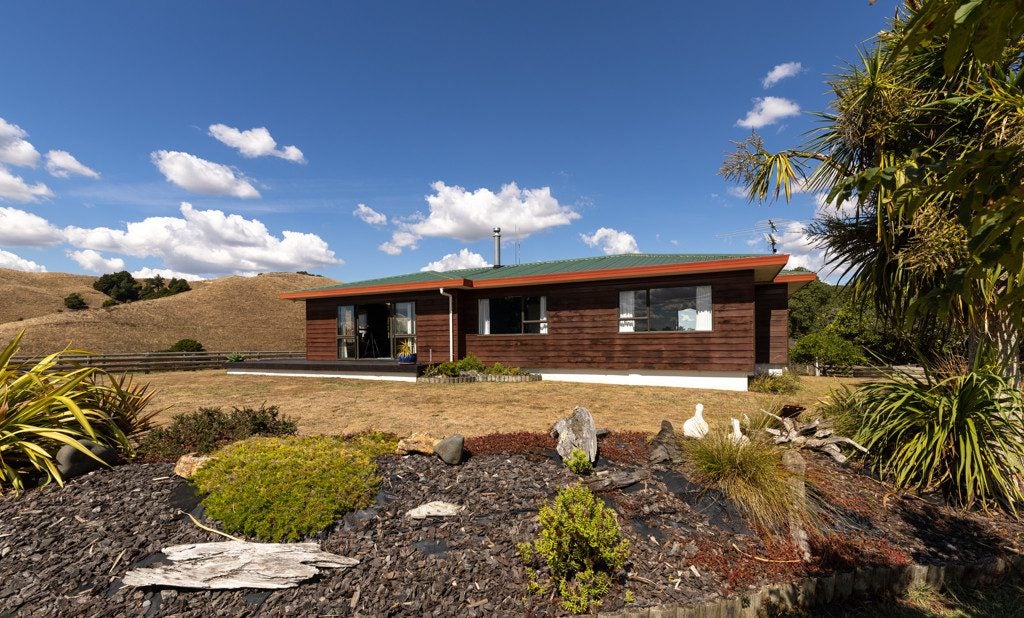 222 Rayner Road, Huntly, Huntly - Carousel 1