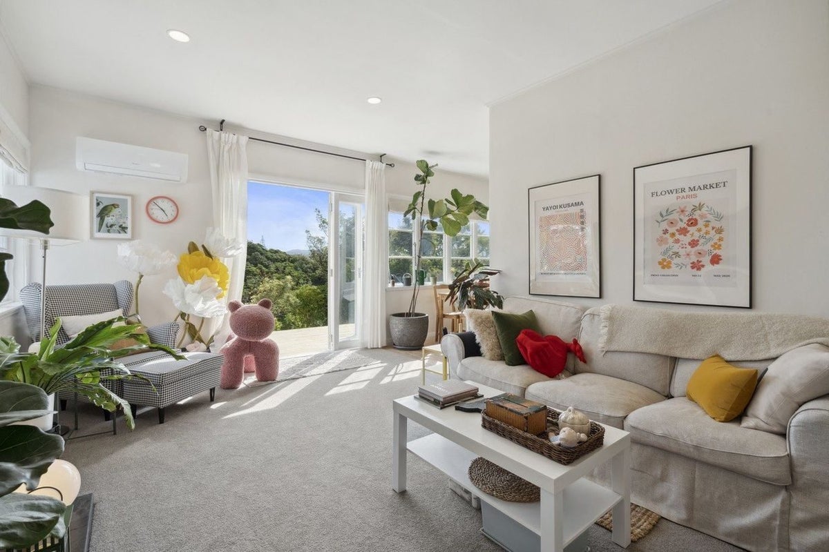 15 Leveson Street, Strathmore Park, Wellington - Carousel 2