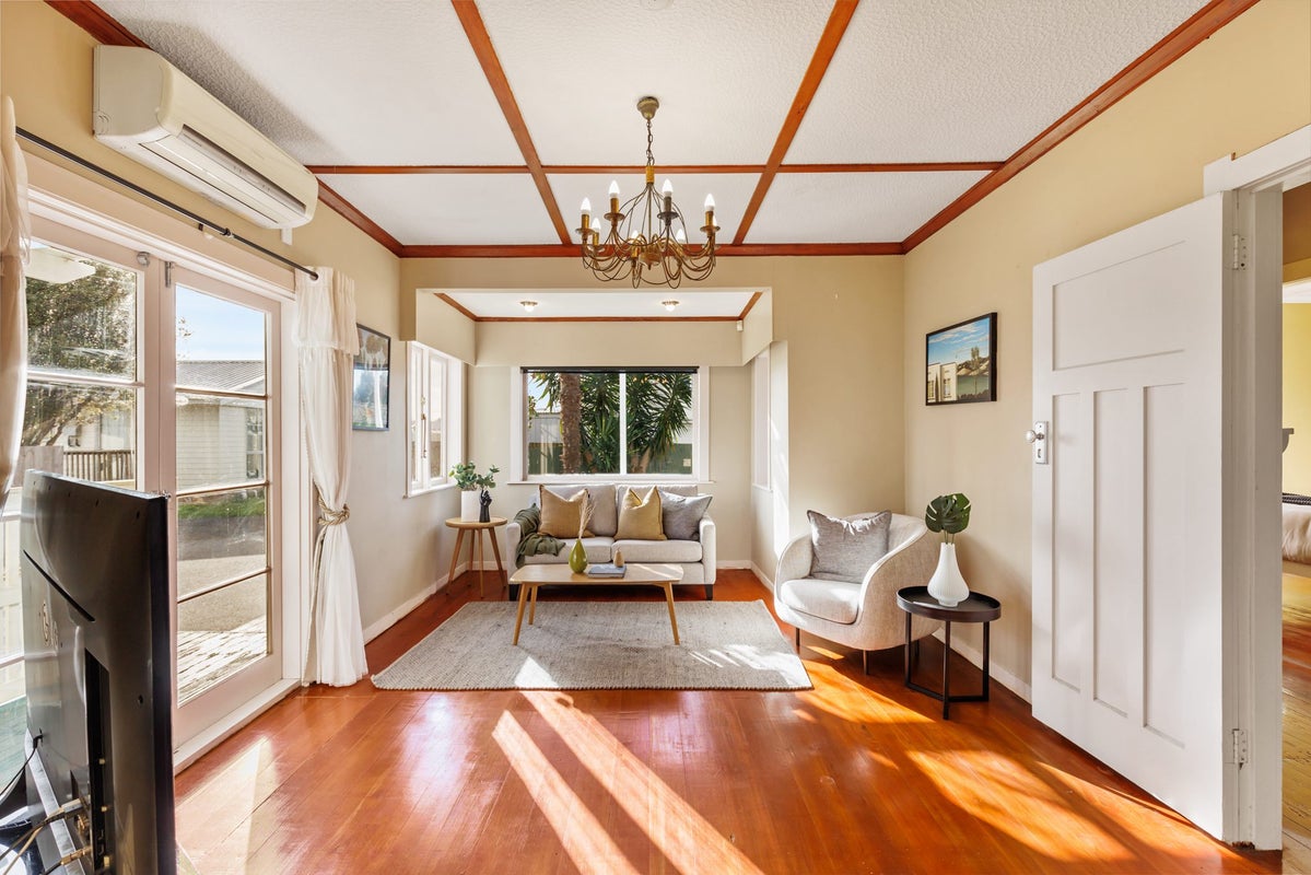1/191A Birkdale Road, Birkdale, Auckland - Carousel 2