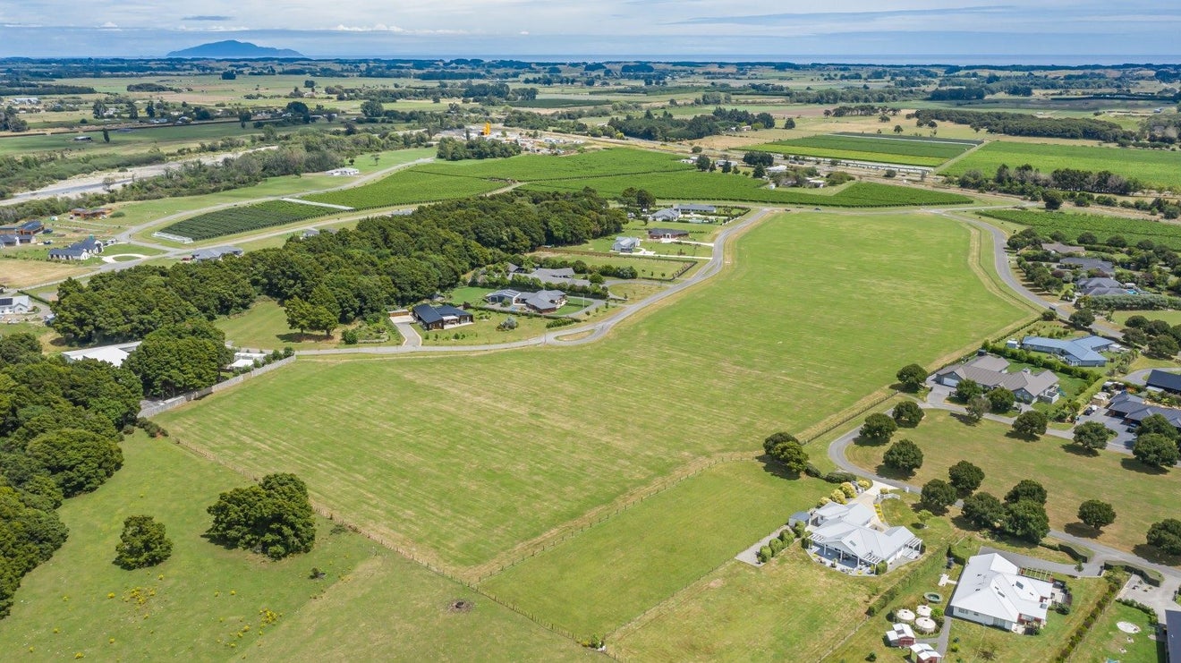 23 Pinot Crescent, Ohau, Ohau - Carousel 10