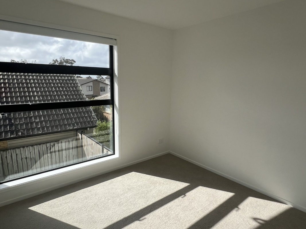18 Rauemi Way, Te Atatu South, Auckland - Carousel 2