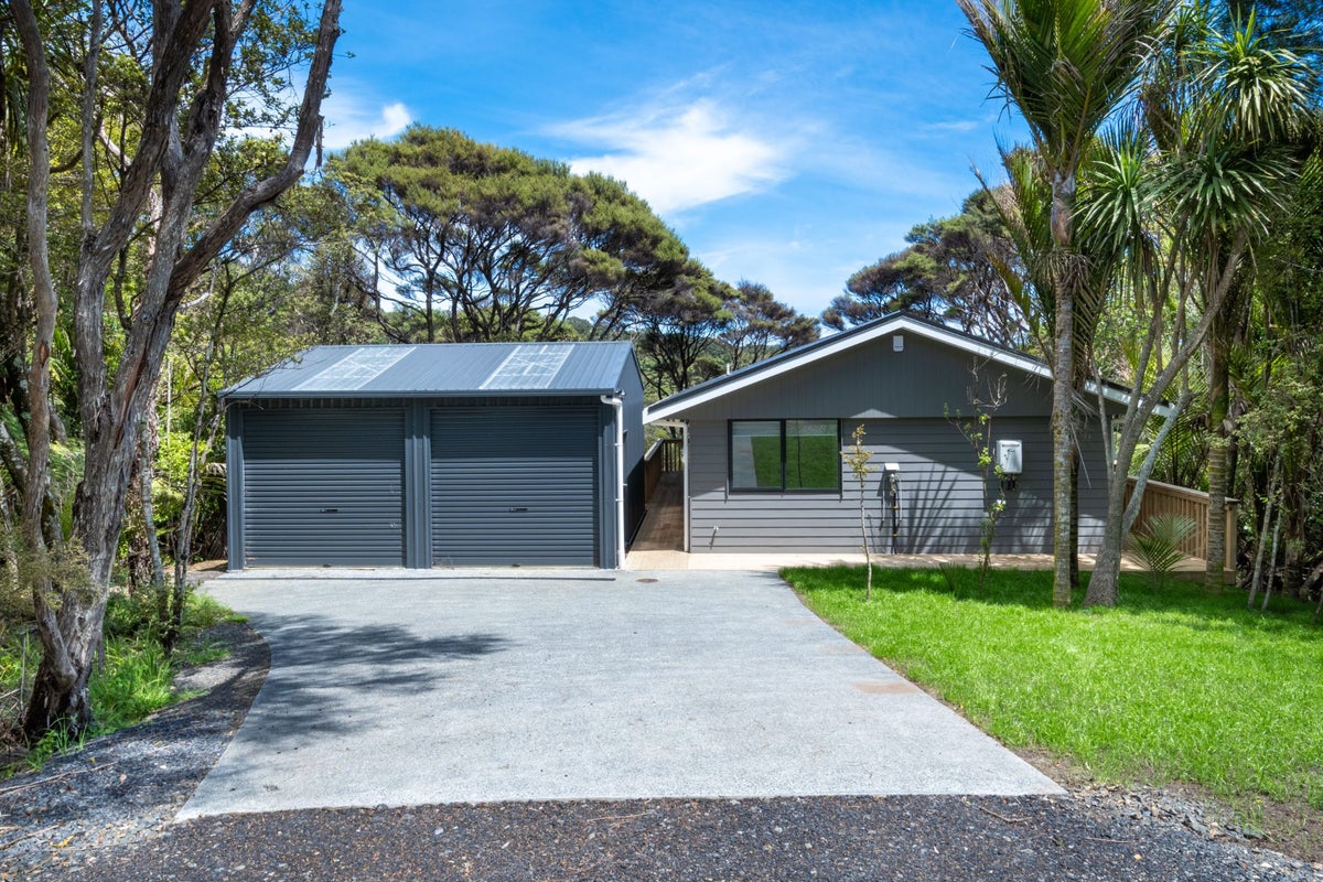 16 Unity Road, Waitakere, Auckland - Carousel 1