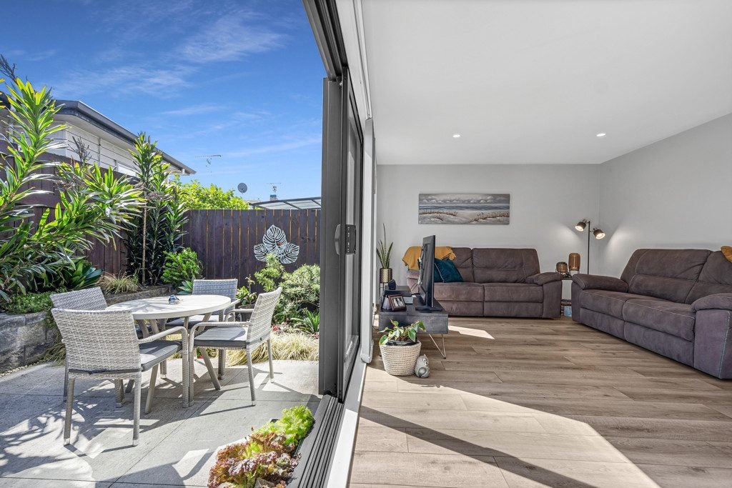 1/1 Tiaka Place, Pakuranga, Auckland - Carousel 2