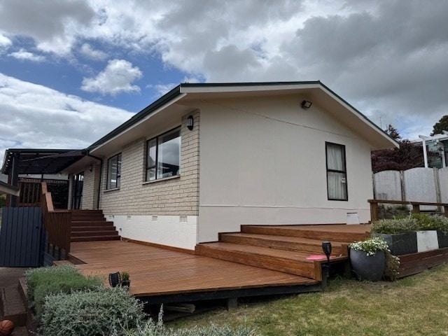 52 Cumberland Crescent, Welcome Bay, Tauranga - Carousel 2