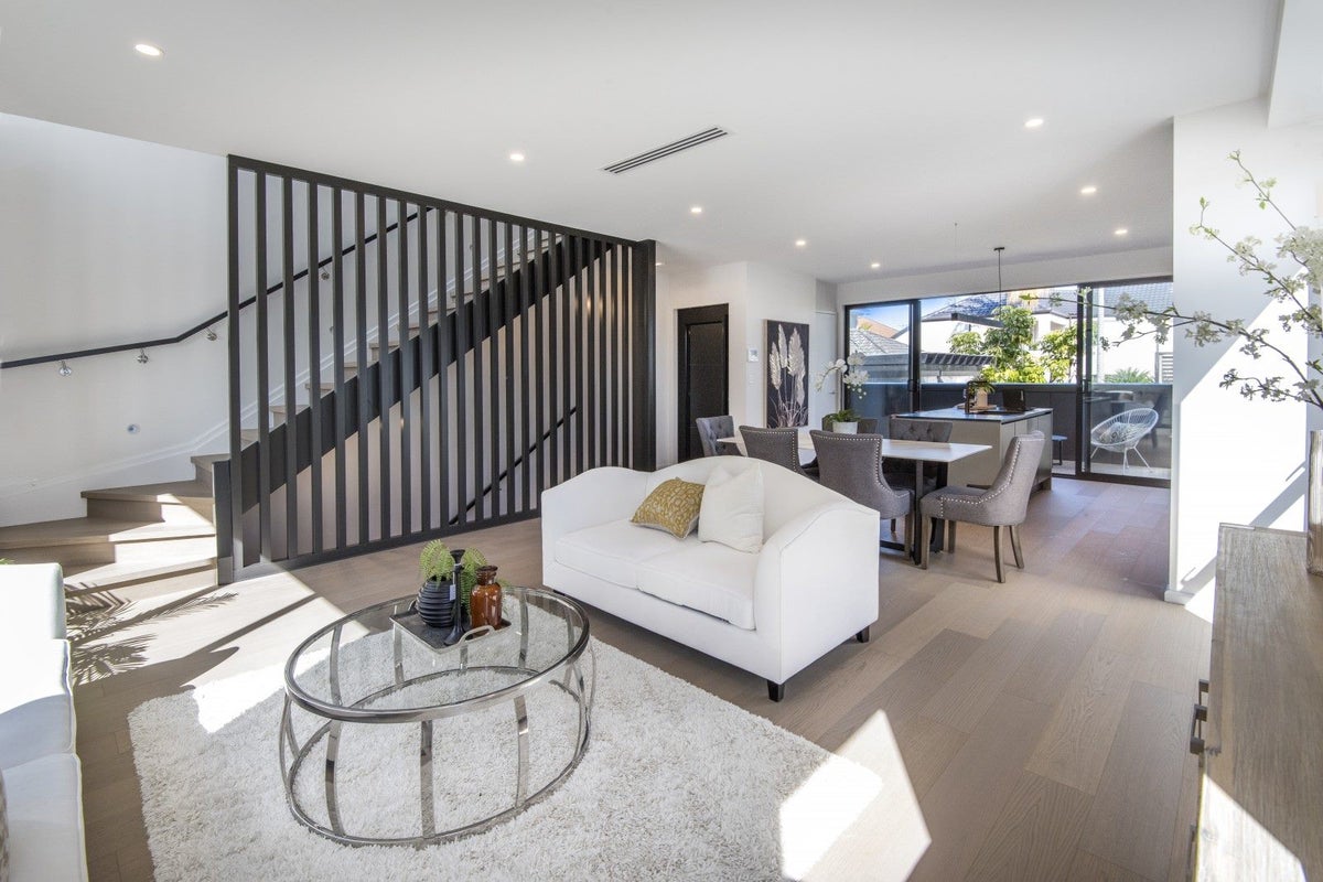 16A Saltburn Road, Milford, Auckland - Carousel 2