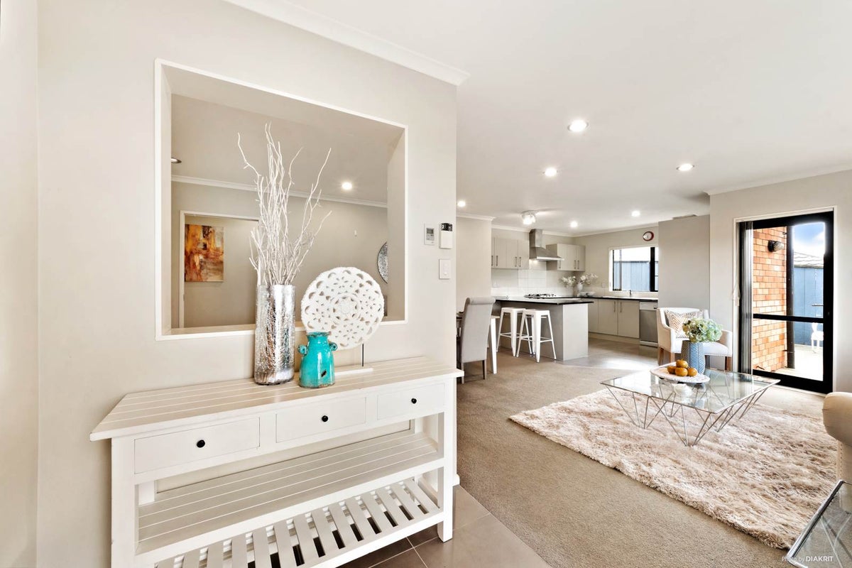 16 Bradnor Meadows Drive, Swanson, Auckland - Carousel 2