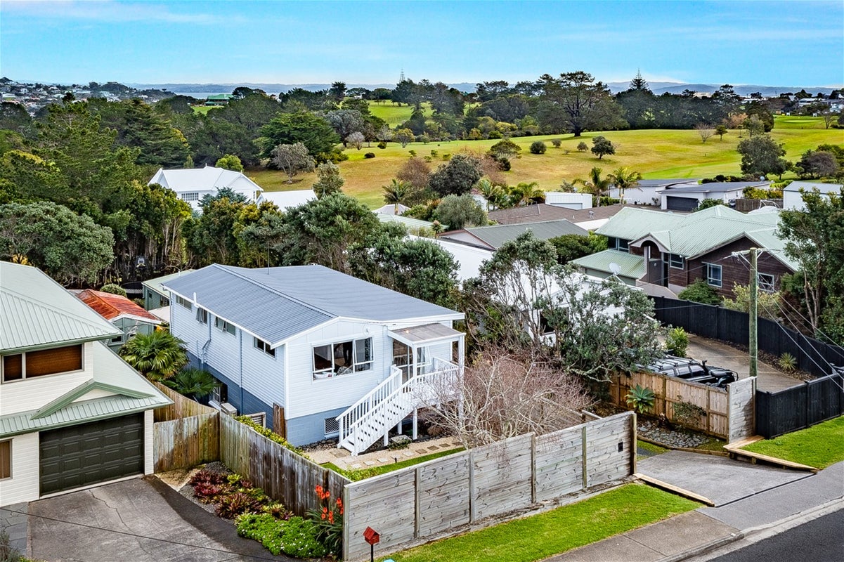 45 Shakespear Road, Army Bay, Whangaparaoa - Carousel 2