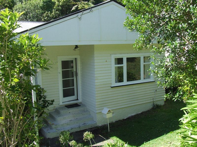 18 Albemarle Road, Northland, Wellington - Carousel 1
