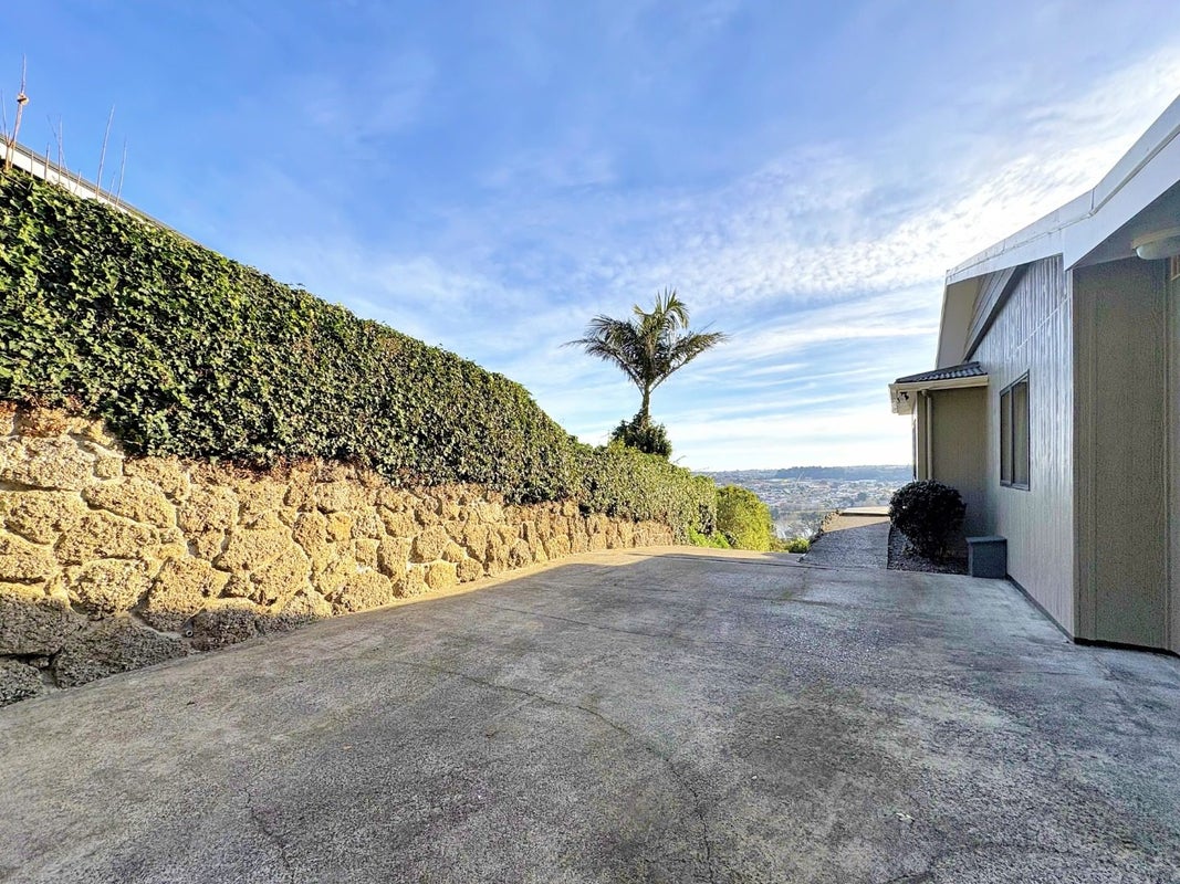 24 Wairere Road, Bastia Hill, Whanganui - Carousel 28