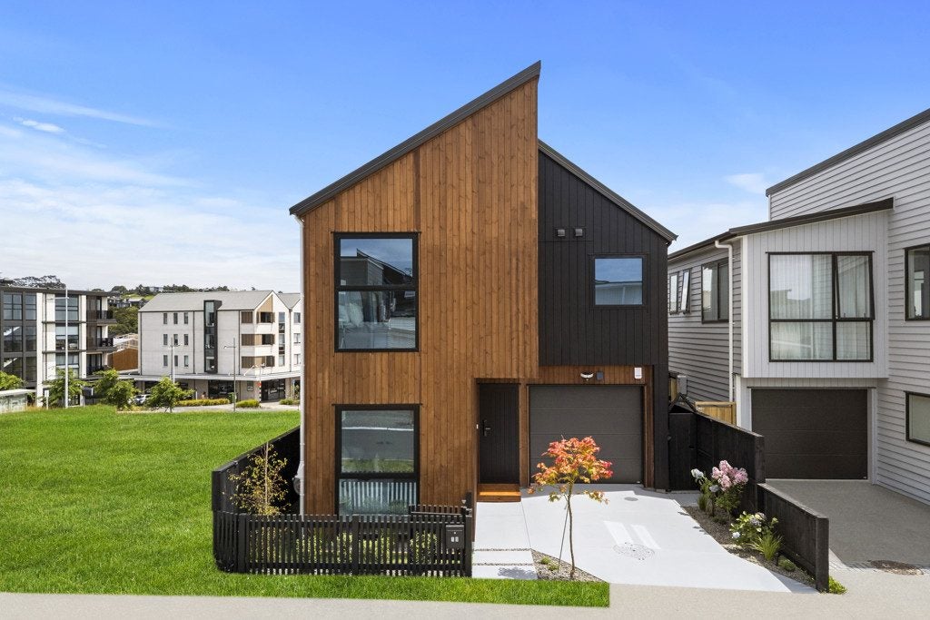 10 Kiokio Street, Long Bay, North Shore City, Auckland - Carousel 1