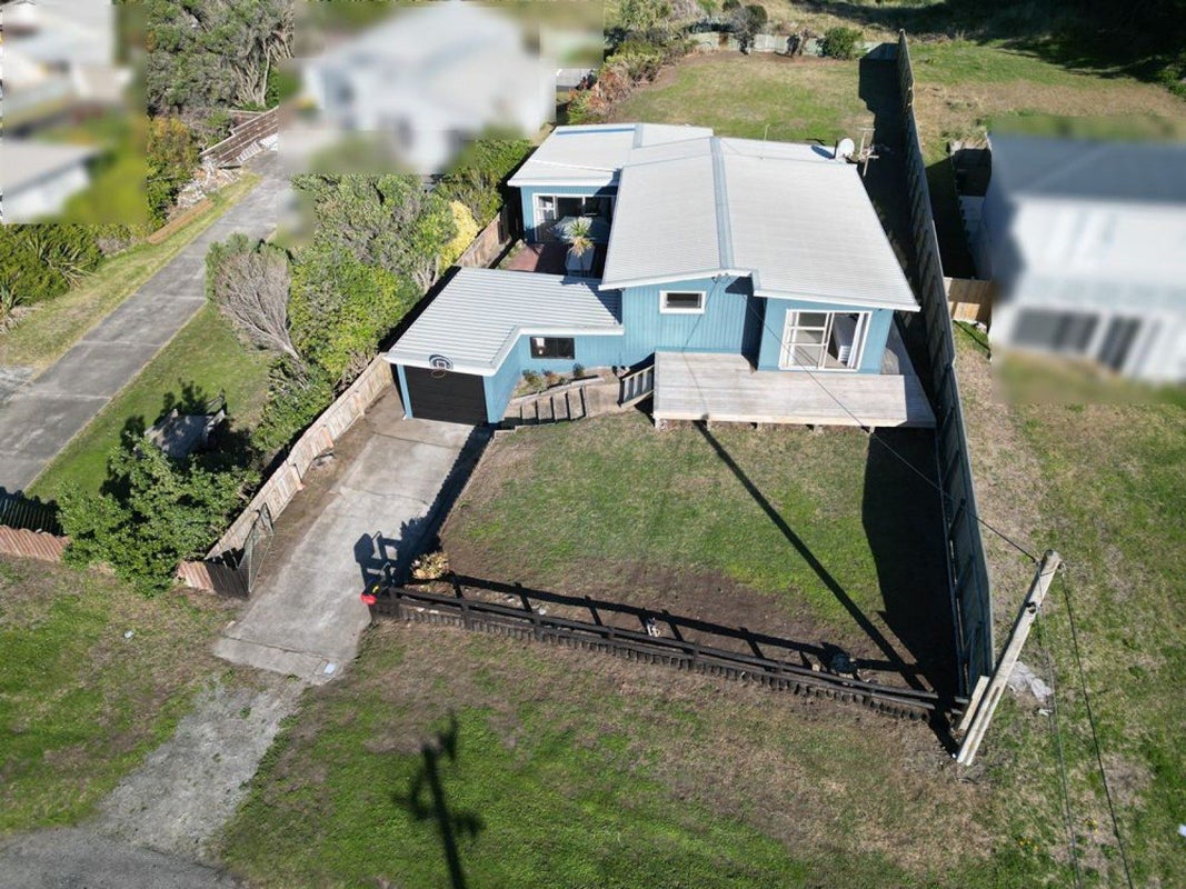 20 Mack Street, Foxton Beach, Foxton - Carousel 2