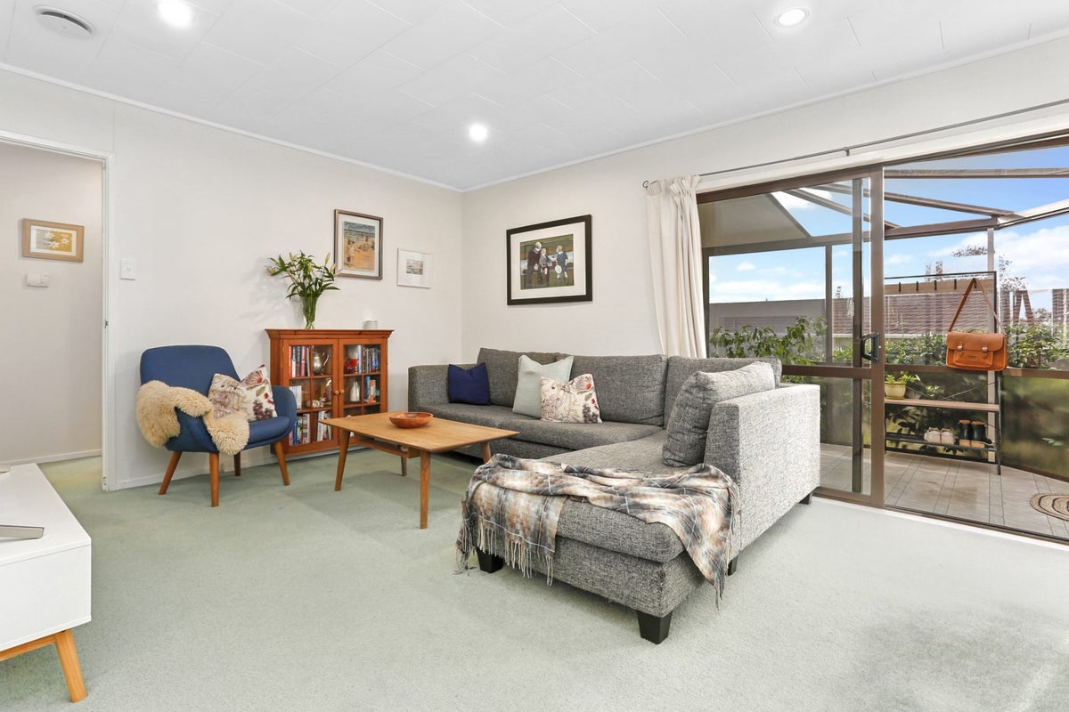 1/25 Waari Avenue, Sunnyvale, Auckland - Carousel 2