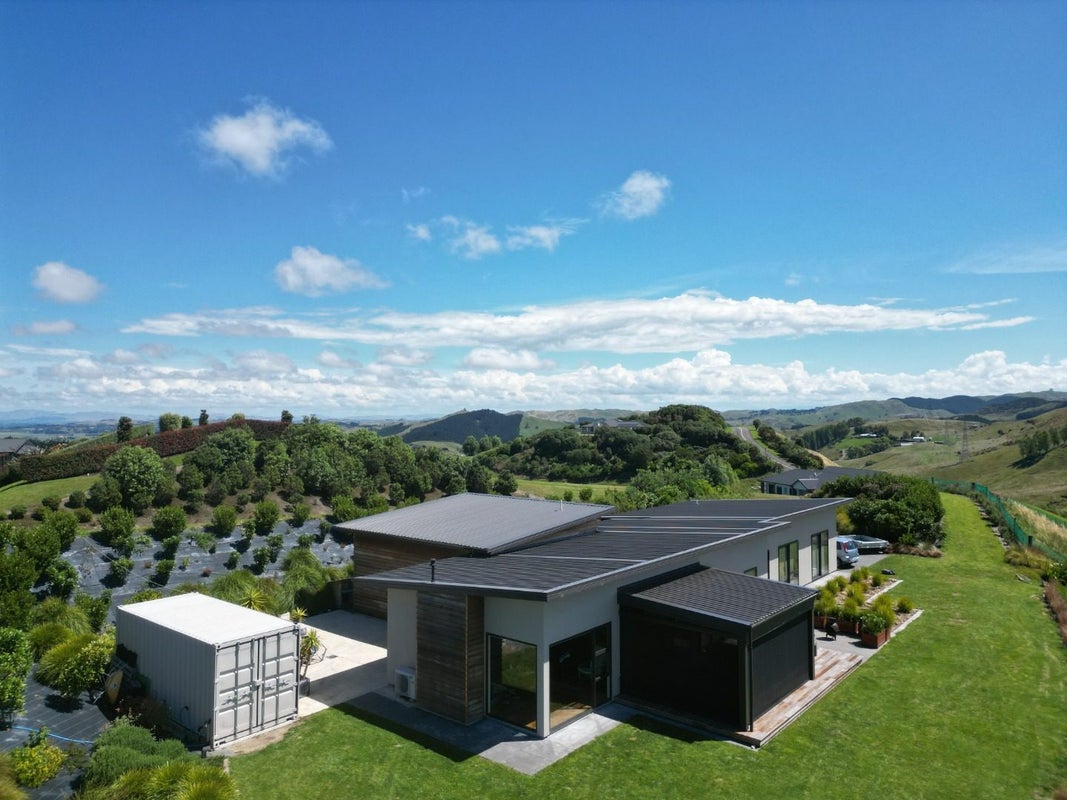 164 Eskridge Drive, Eskdale, Napier - Carousel 1