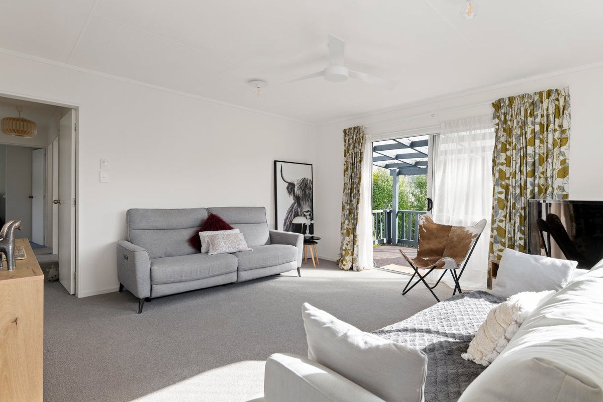 2/16 Parkers Road, Tahunanui, Nelson - Carousel 2