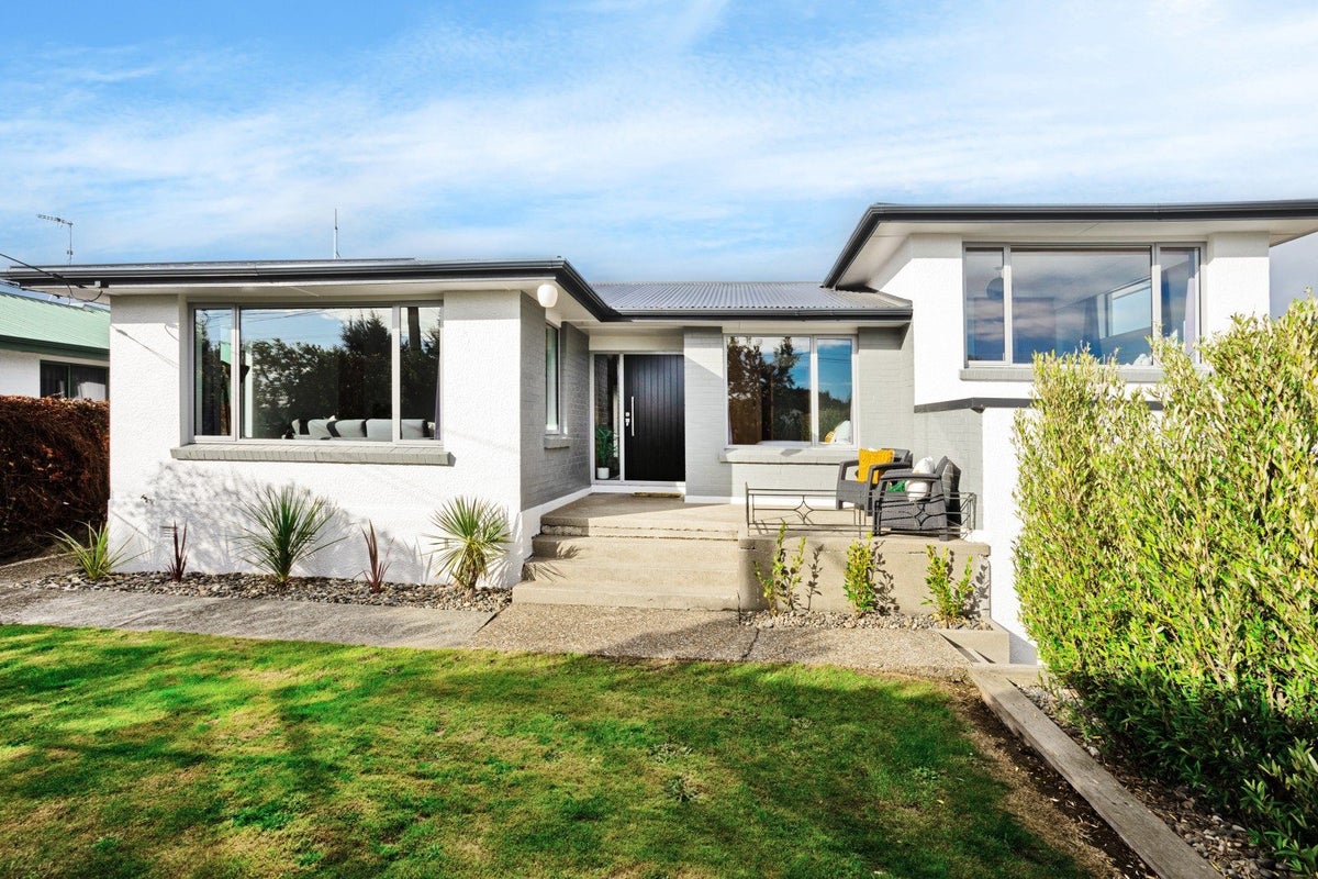 37B Holloway Street, Waikiwi, Invercargill - Carousel 1