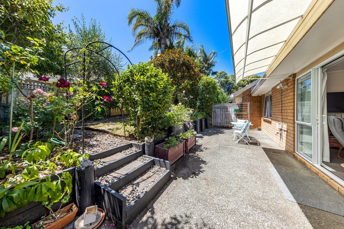 11A Central Park Drive, Te Atatu South, Auckland - Carousel 4