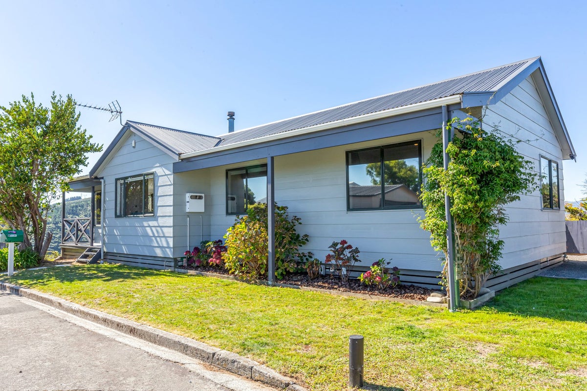 16 McManaway Grove, Stokes Valley, Lower Hutt - Carousel 28