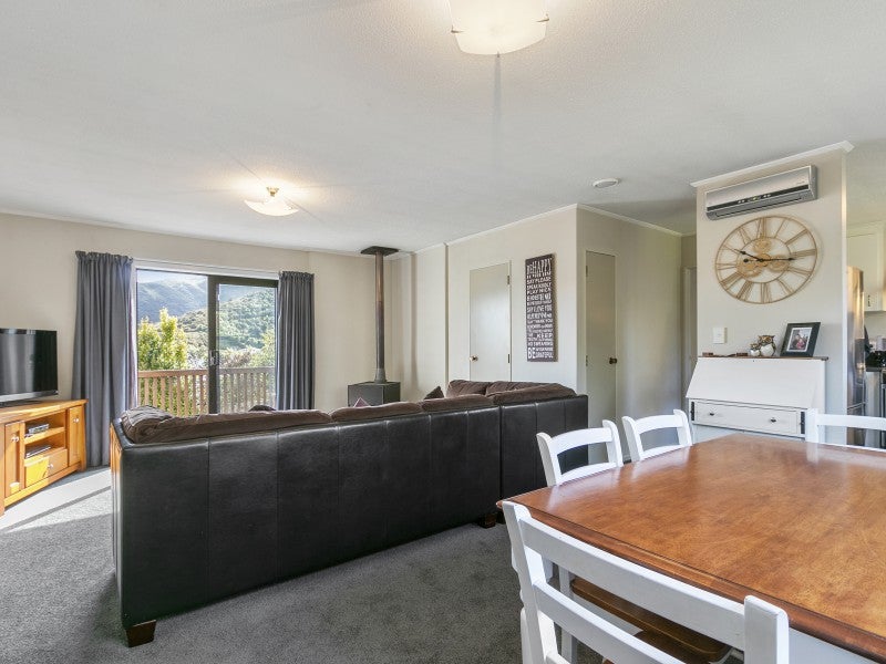 29 Pollard Street, Wainuiomata, Lower Hutt - Carousel 2