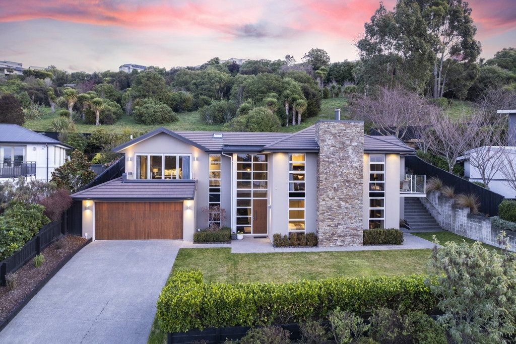 20 Rushden Rise, Westmorland, Christchurch - Carousel 1