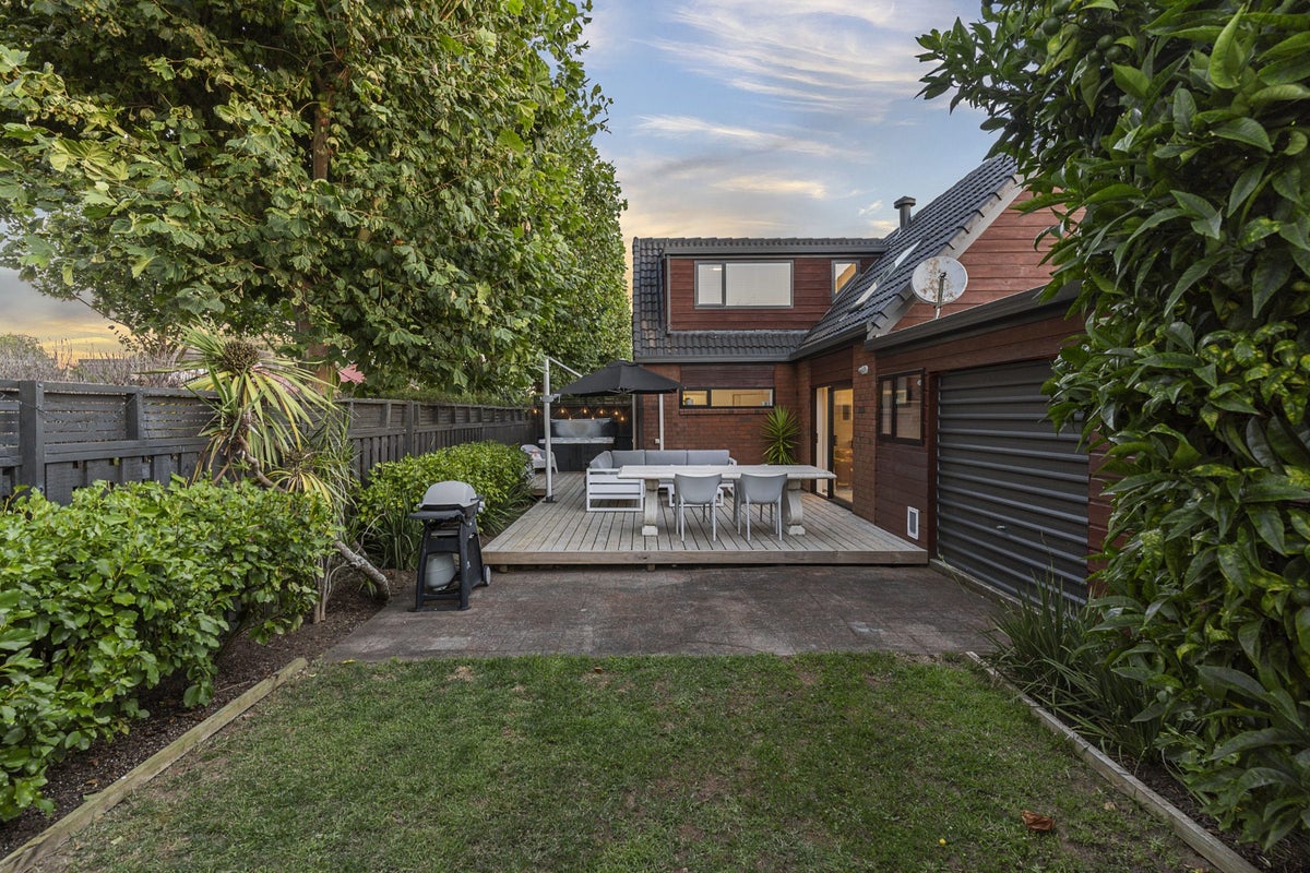 2/38 Dominion Street, Takapuna, Auckland - Carousel 13