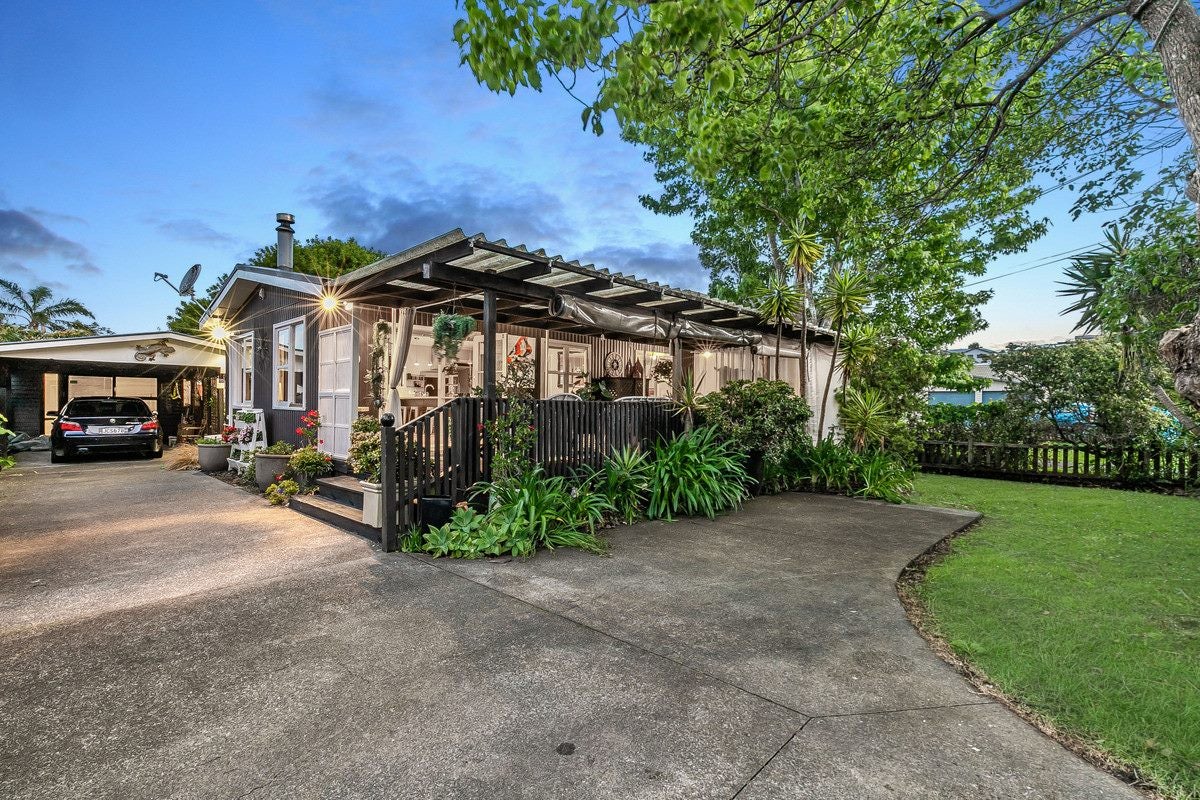 55 Kauri Road, Stanmore Bay, Whangaparaoa - Carousel 1
