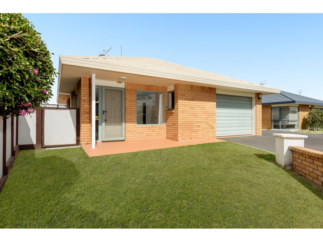 1 Pemberton Way, Greerton, Tauranga - Carousel 1