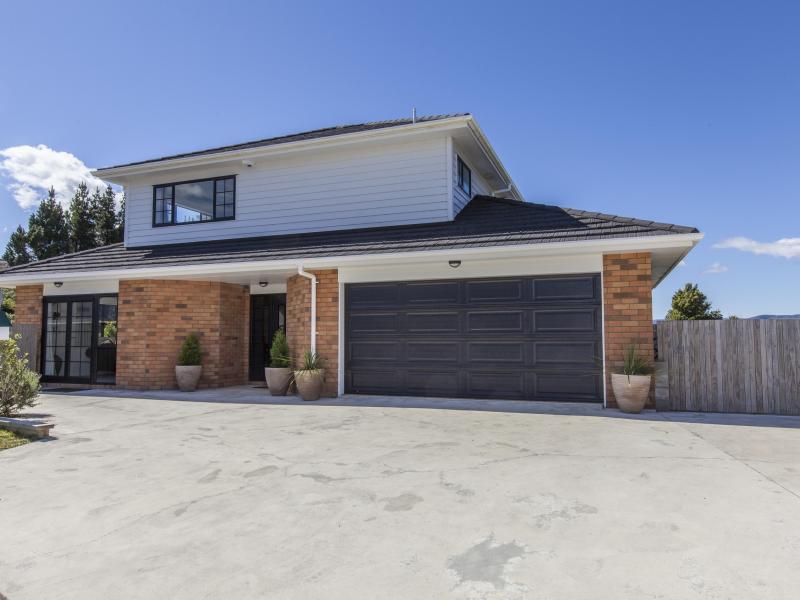 36 Arahiwi Grove, Tirohanga, Lower Hutt - Carousel 1
