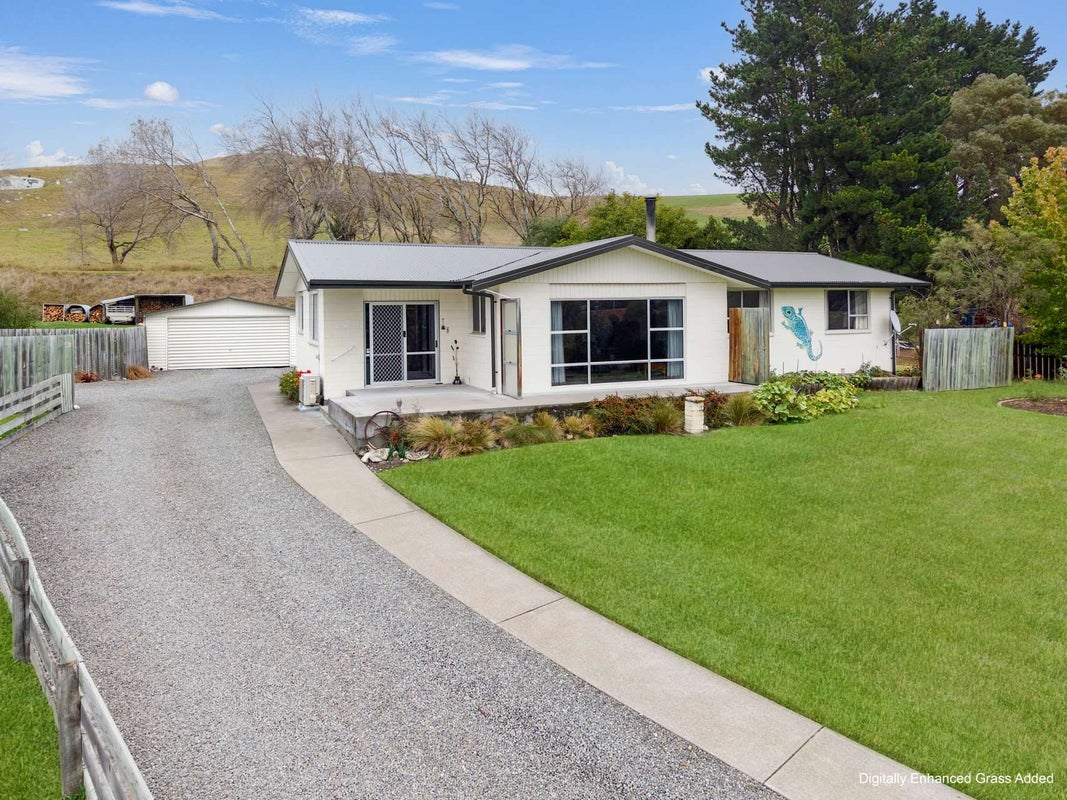9 Denham Terrace, Waikari, Waikari - Carousel 2