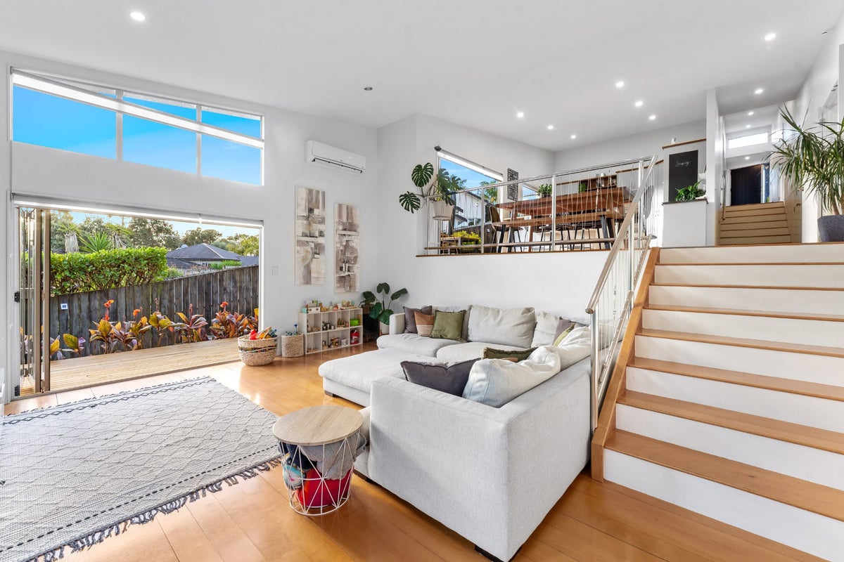 20 Admirals Court Drive, Greenhithe, Auckland - Carousel 1