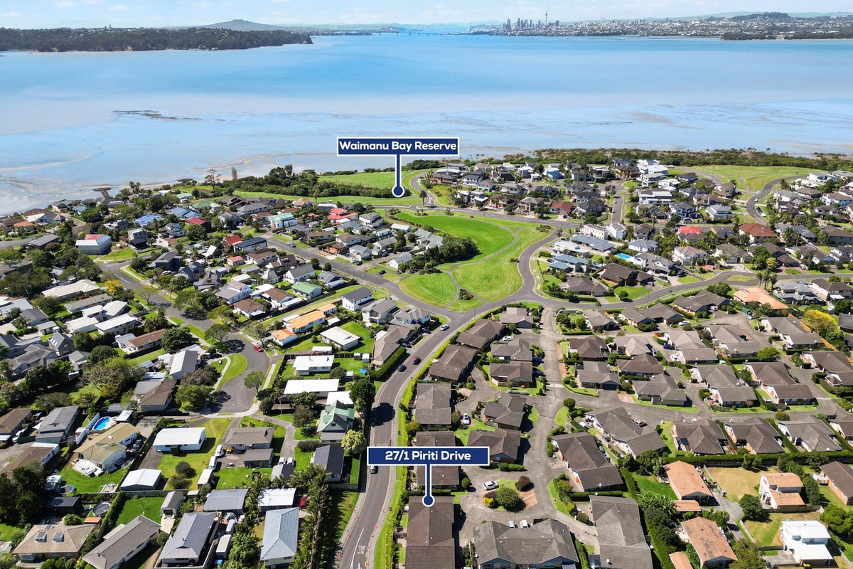 27/1 Piriti Drive, Te Atatu Peninsula, Auckland - Carousel 2