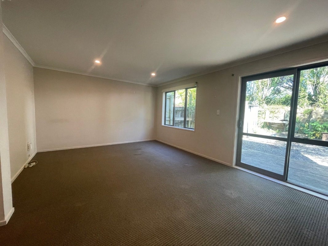26 Chapel Road, Flat Bush, Auckland - Carousel 1