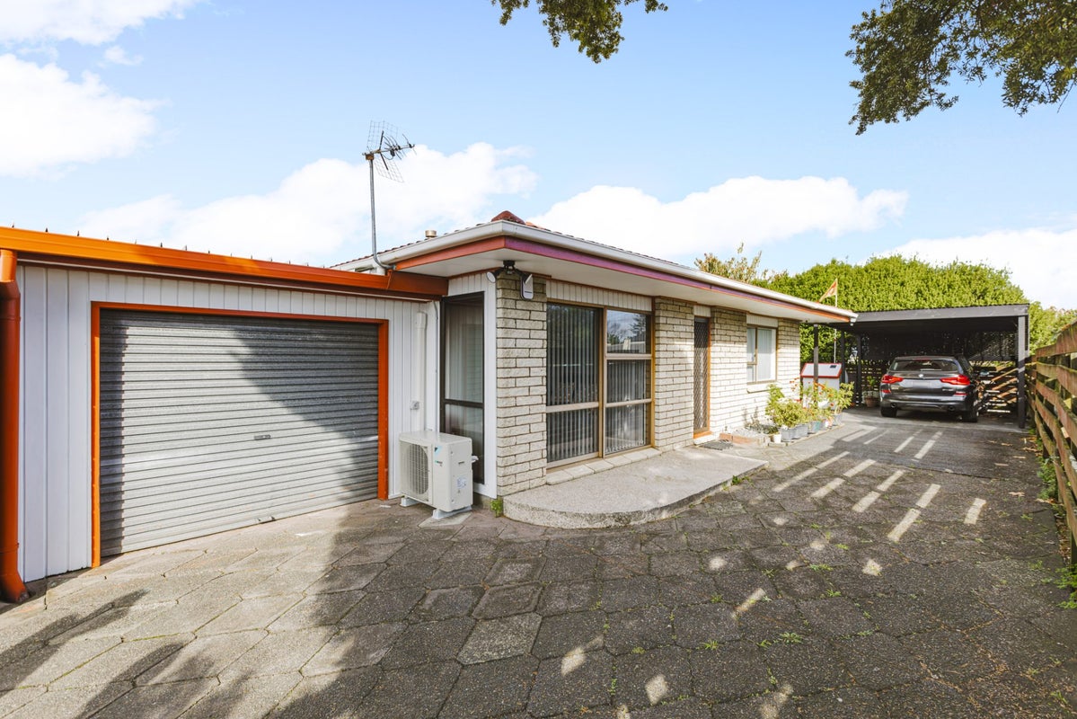 2/224 Russell Road, Manurewa, Auckland - Carousel 1