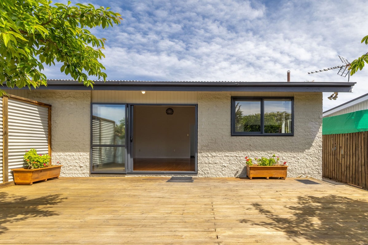 20 Beach Road, North New Brighton, Christchurch - Carousel 1