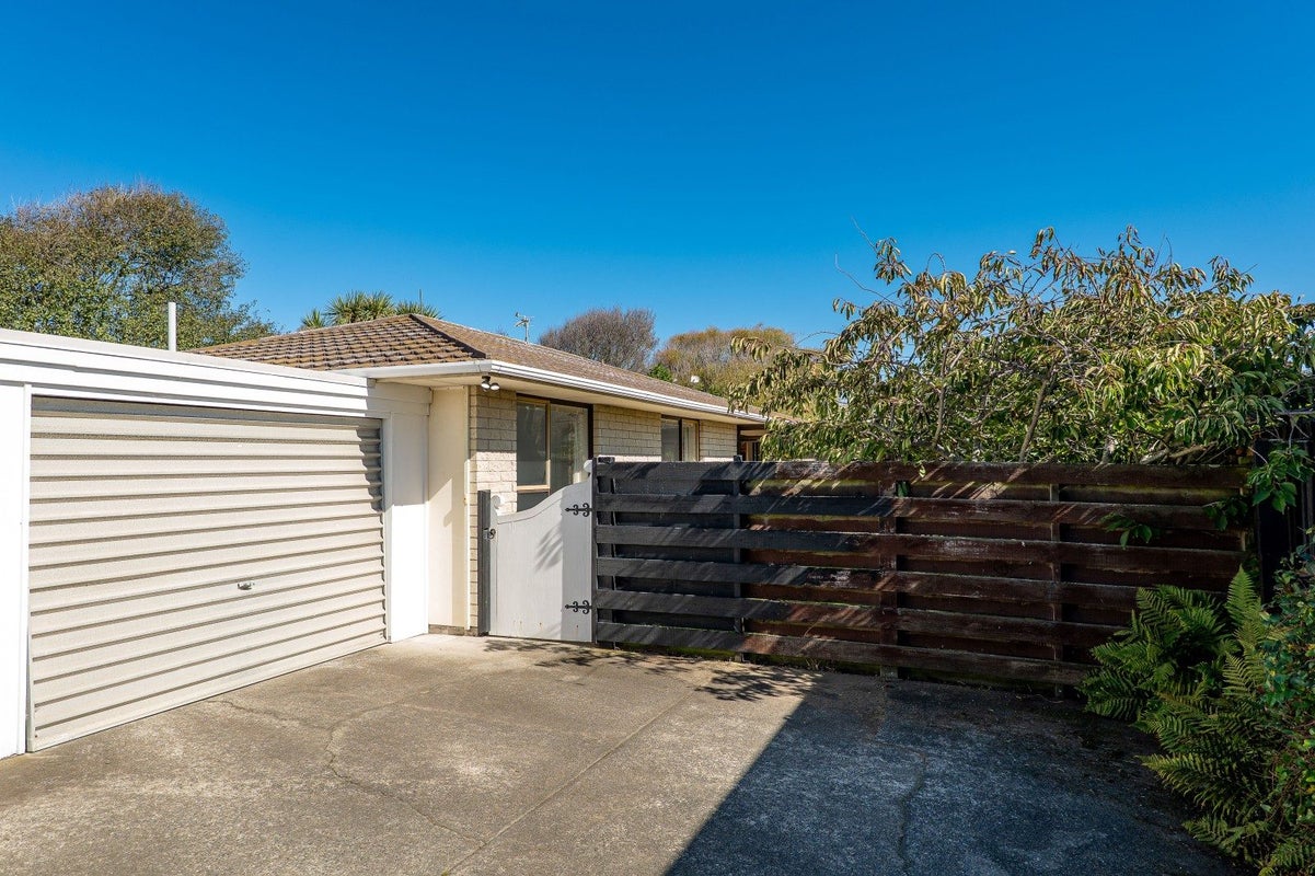 2/88 Pine Avenue, New Brighton, Christchurch - Carousel 2
