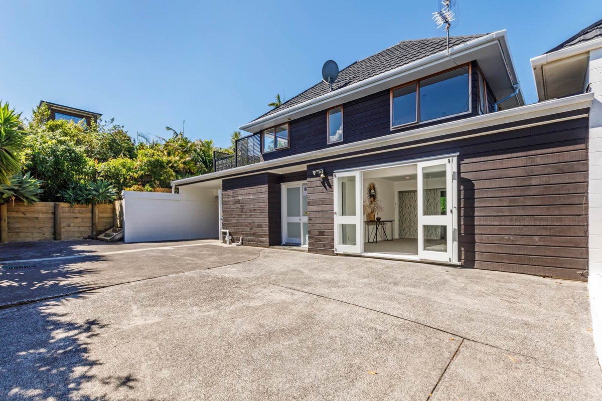 3/23 Commodore Parry Road, Castor Bay, Auckland - Carousel 34