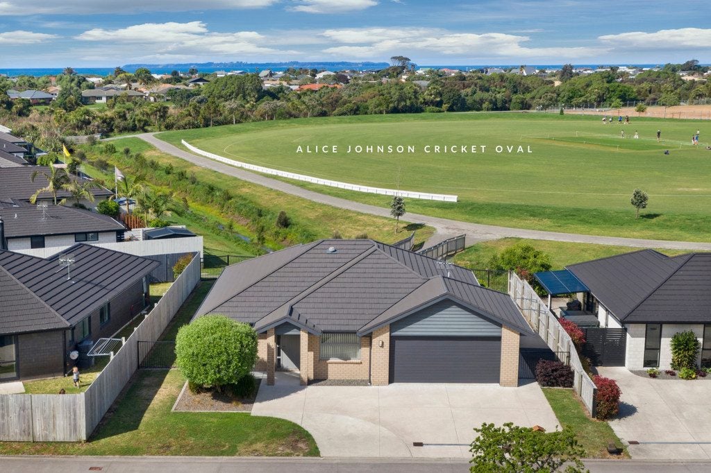 1 Muriel Way, Papamoa Beach, Papamoa - Carousel 1