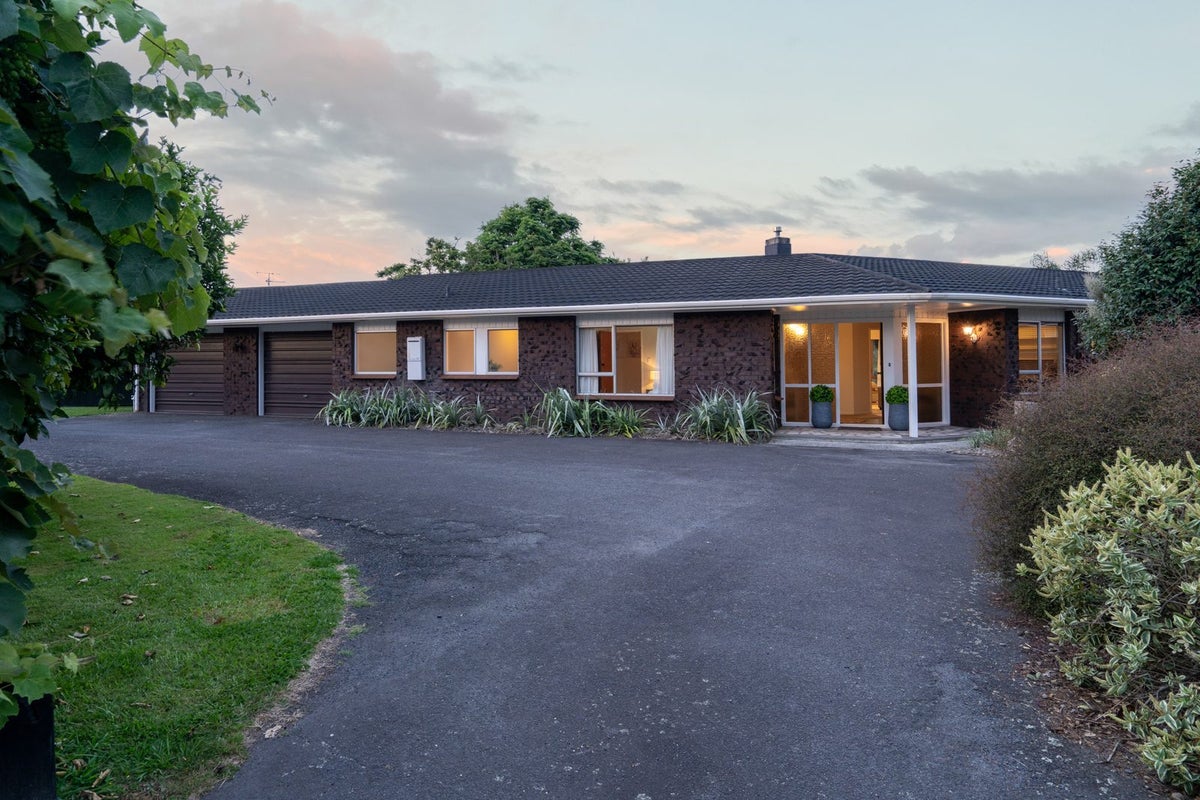 3 Woodstock Crescent, Leamington, Cambridge - Carousel 2