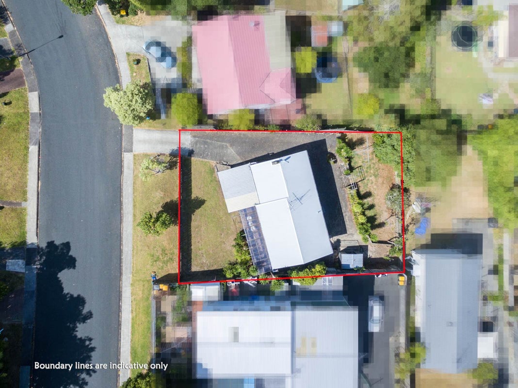 9 Cheval Drive, Totara Vale, Auckland - Carousel 1