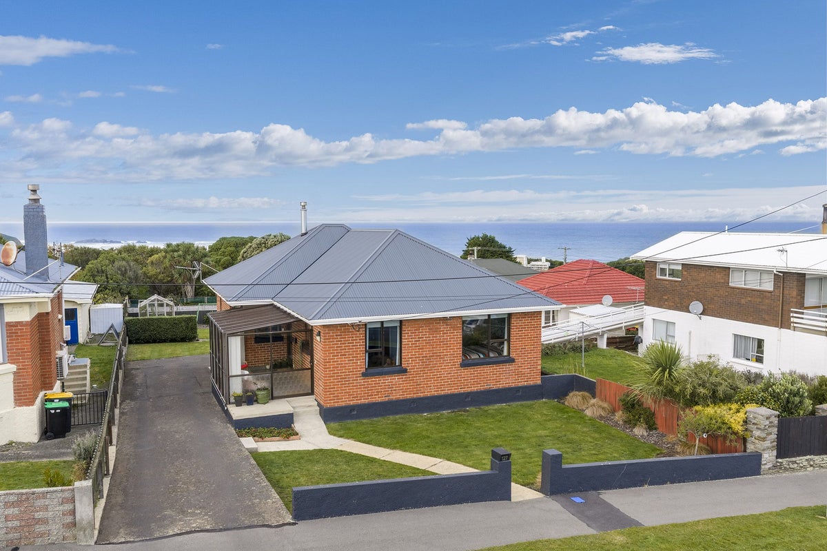 127 Tomahawk Road, Andersons Bay, Dunedin - Carousel 1